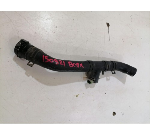 Патрубок системы охлаждения