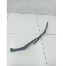 Поводок стеклоочистителя левый