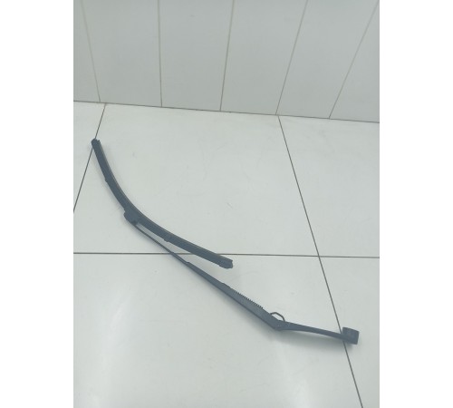 Поводок стеклоочистителя левый
