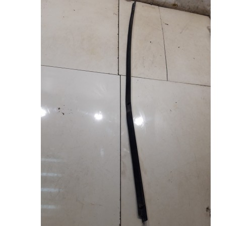 Уплотнитель стекла (задний, правый, наружный)