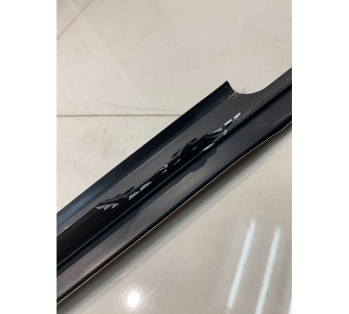 Накладка (передняя, правая)