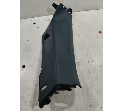 Обшивка задней стойки (правая верхняя)