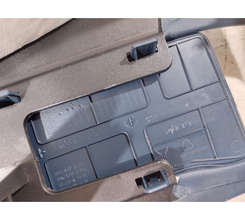 Обшивка задней стойки (правая верхняя)