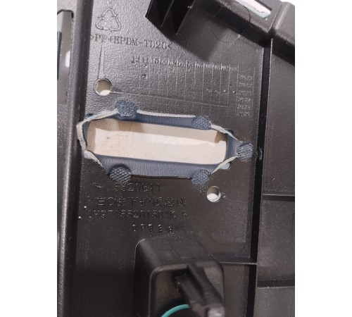 Обшивка задней стойки (правая верхняя)