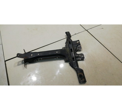 Кронштейн замка капота