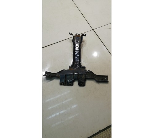 Кронштейн замка капота