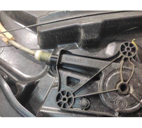 Стеклоподъемник двери(передний левый)