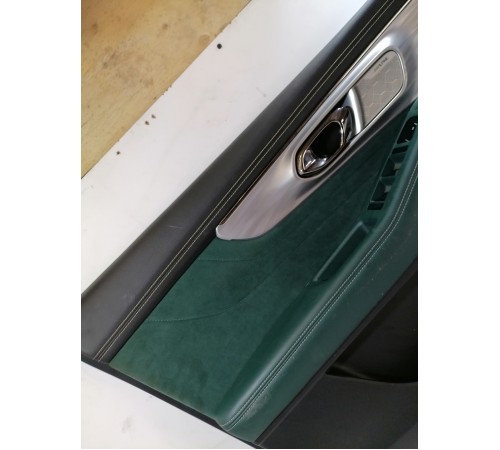 Обшивка двери передняя левая