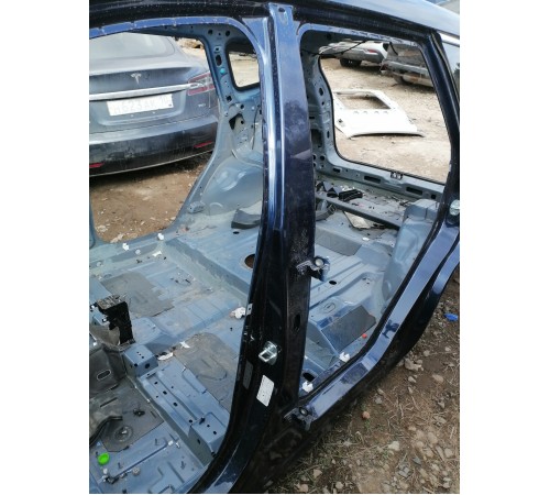 Порог со стойкой левый