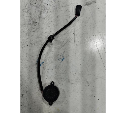 Динамик на замке крышки багажника