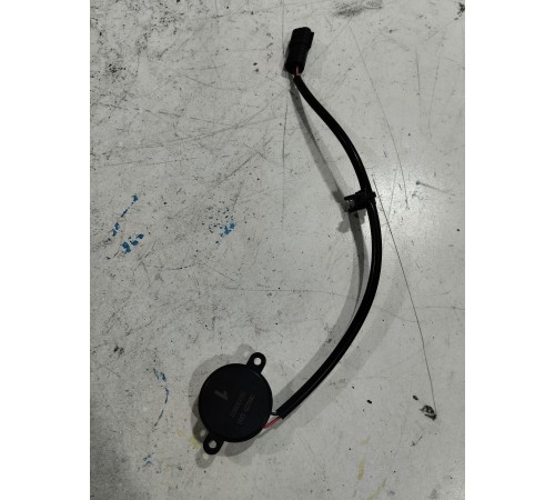 Динамик на замке крышки багажника