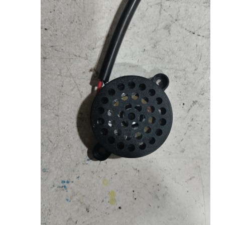 Динамик на замке крышки багажника