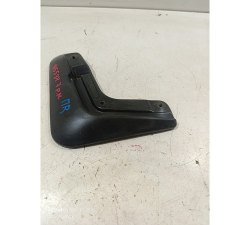 Брызговик передний правый