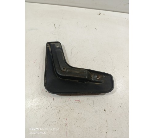 Брызговик передний правый