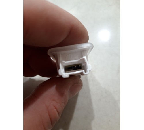 Плафон внутреннего освещения салона