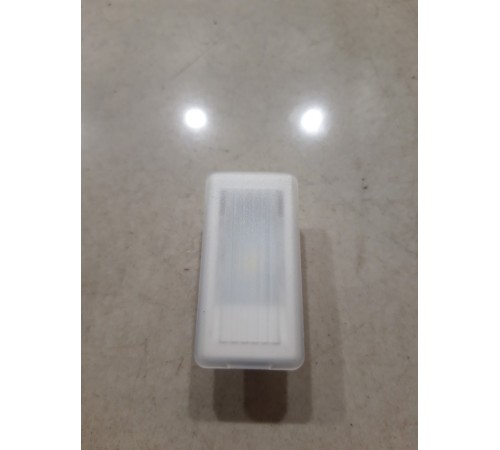 Плафон внутреннего освещения салона