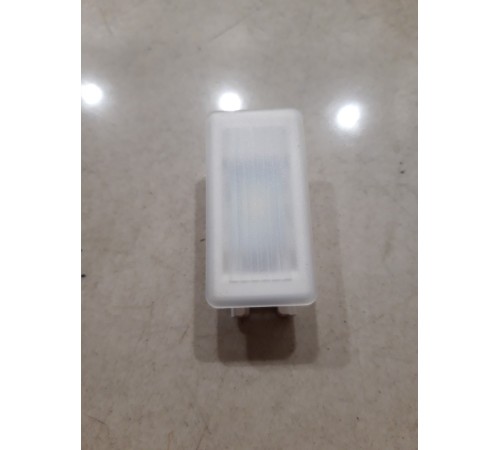 Плафон внутреннего освещения салона