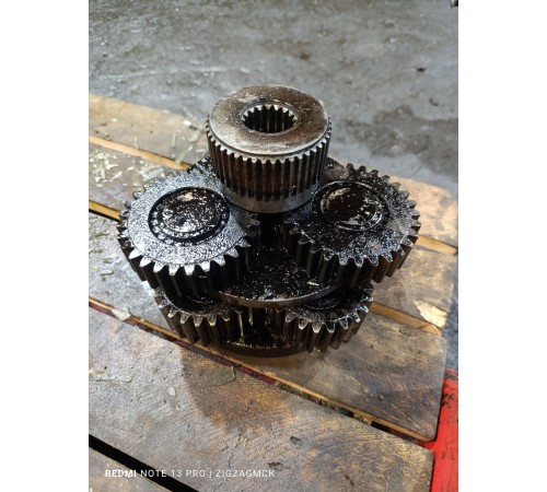 Гидро мотор с поворотным редуктором