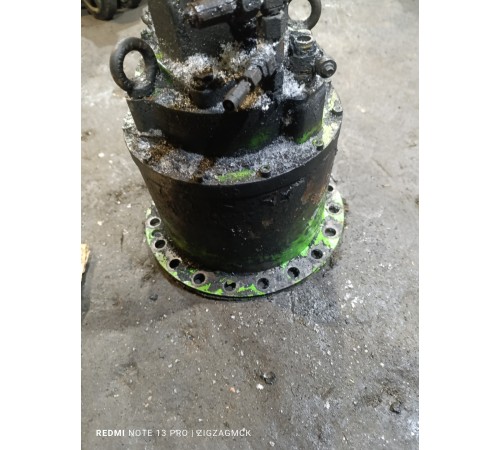 Гидро мотор с поворотным редуктором