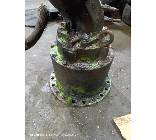 Гидро мотор с поворотным редуктором