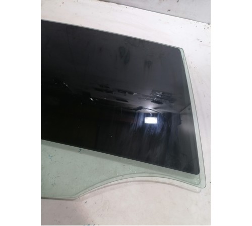 Стекло двери заднее правое