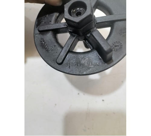 Винт крепления запасного колеса