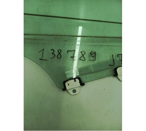 Стекло двери переднее правое