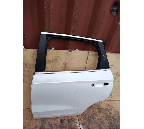 Дверь задняя левая