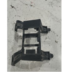 Крепление накладки переднего бампера правое