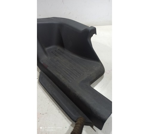 Накладка порога (задняя правая)