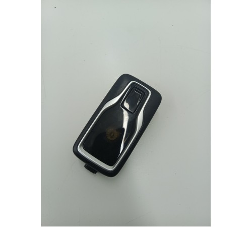 Плафон внутреннего освещения салона