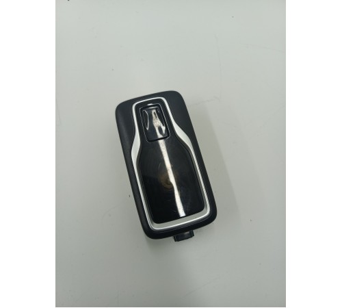 Плафон внутреннего освещения салона