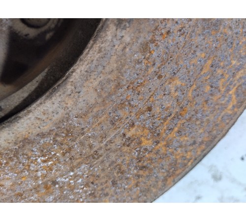 Тормозной диск передний левый