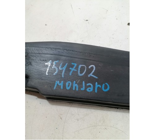 Уплотнитель крыла правый