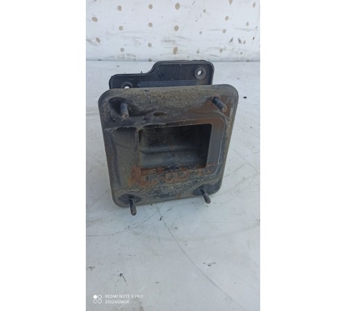 Кронштейн(крепление) усилителя переднего бампера правый