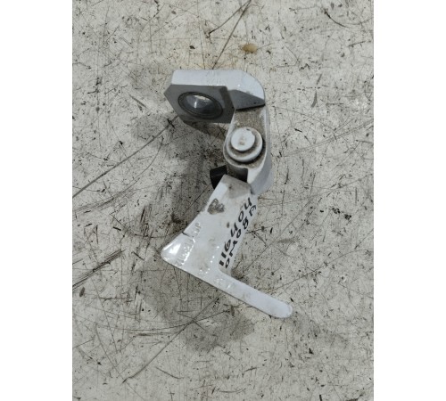 Петля двери задняя левая верхняя