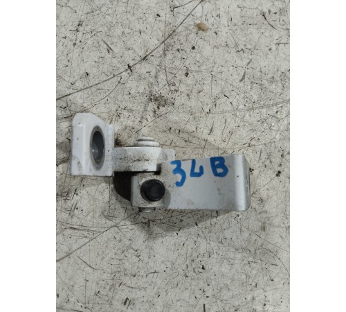 Петля двери задняя левая верхняя