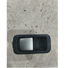 Кнопка открывания багажника передняя левая