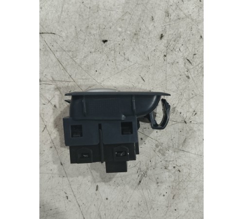 Кнопка открывания багажника передняя левая