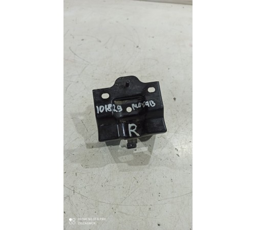 Кронштейн(крепление) радиатора правый