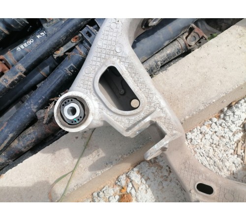 Подрамник задний