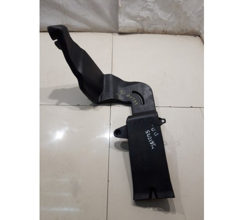 Воздуховод (передний, правый)