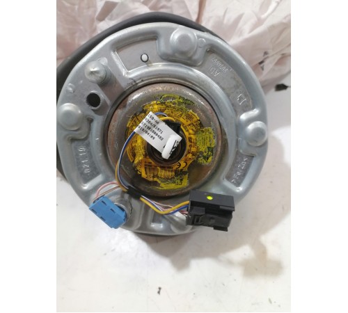 Подушка безопасности водителя, в руль