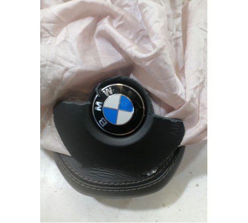 Подушка безопасности водителя, в руль