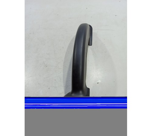 Накладка (кожух) петли крышки багажника правая