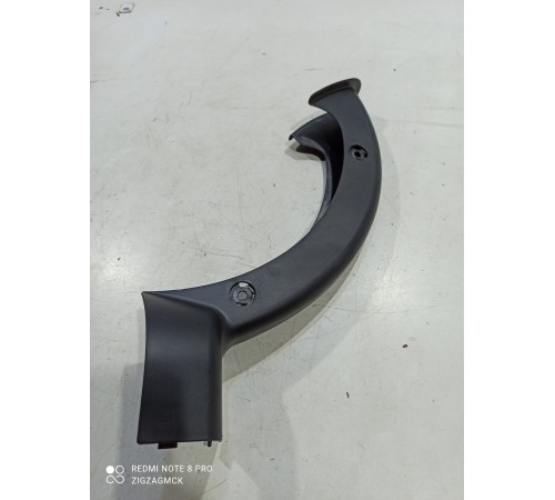 Накладка (кожух) петли крышки багажника правая