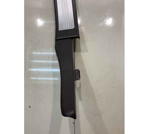 накладка на порог салона(задняя,правая)