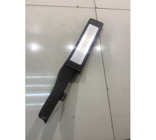 накладка на порог салона(задняя,правая)