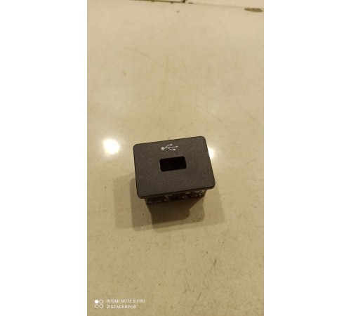 Накладка разъема USB