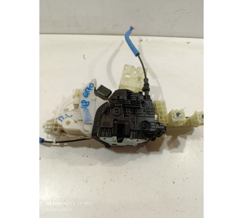 Замок двери передний левый